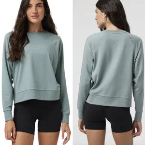 Vuori Halo Crew Sweatshirt XS Seafoam Green DreamKnit Cropped Pullover